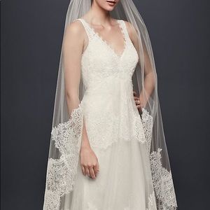 David’s Bridal Lace Edge Walking Veil NWT